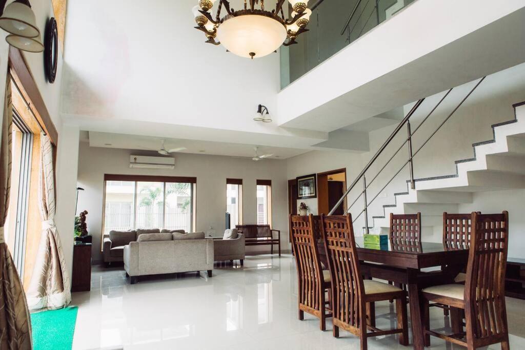 Unit 4 By Red Stone Villas Lonavala Εξωτερικό φωτογραφία